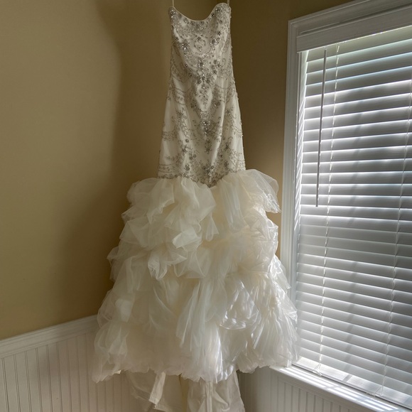 Sottero and Midgley Ivory Raquelle 72743 Wedding Dress w/Mermaid Silhouette - Picture 6 of 16